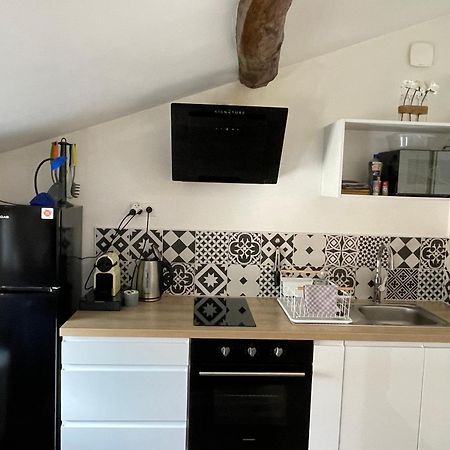 Chez Jean-Yves Et Zoe - Le Saint Andre - Au Calme, Tres Propre, Proche Parkings, Clim Apartment Niort Bagian luar foto
