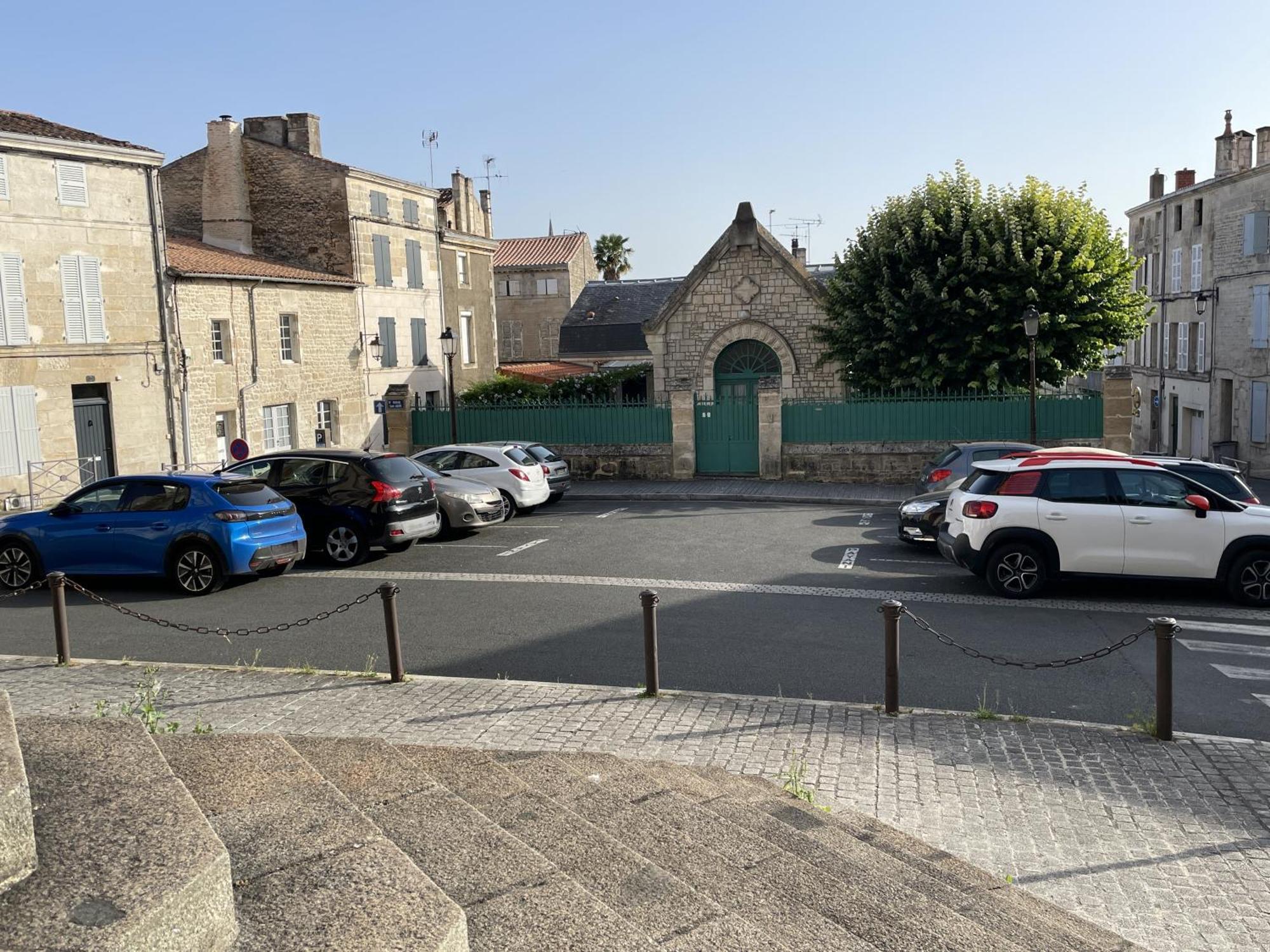 Chez Jean-Yves Et Zoe - Le Saint Andre - Au Calme, Tres Propre, Proche Parkings, Clim Apartment Niort Bagian luar foto