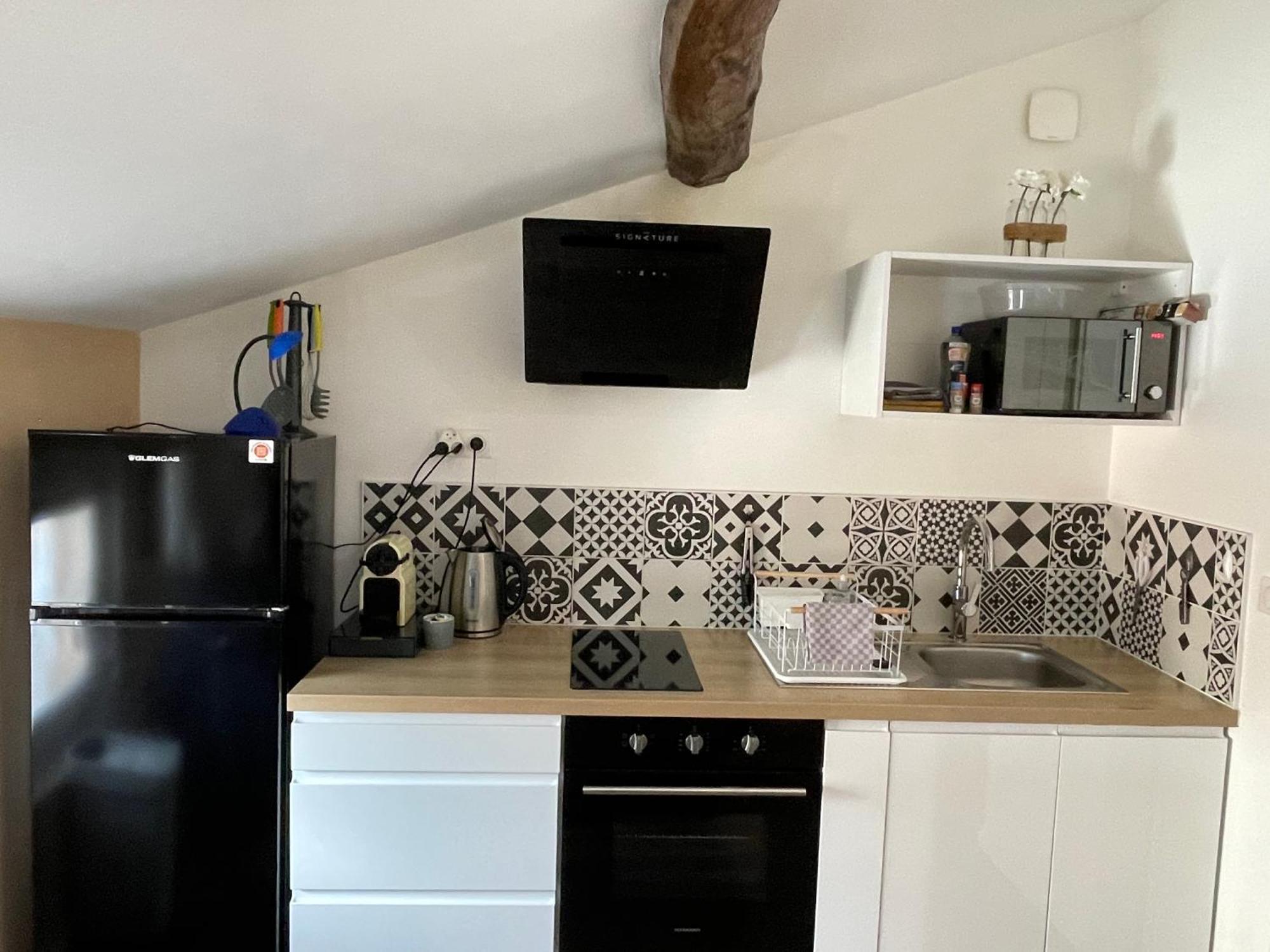 Chez Jean-Yves Et Zoe - Le Saint Andre - Au Calme, Tres Propre, Proche Parkings, Clim Apartment Niort Bagian luar foto